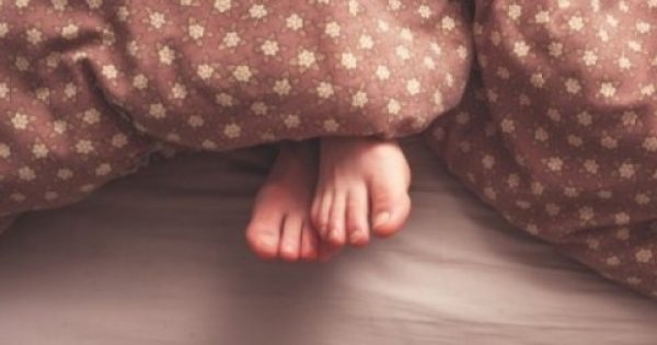 Μύκητες στα νύχια: 3 λύσεις για φυσική αντιμετώπιση! Featured Image for Μύκητες στα νύχια: 3 λύσεις για φυσική αντιμετώπιση!