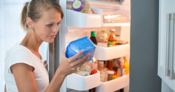 Πόσο διαρκούν ΟΛΕΣ οι τροφές σε ψυγείο, κατάψυξη και αποθήκη [λίστα]