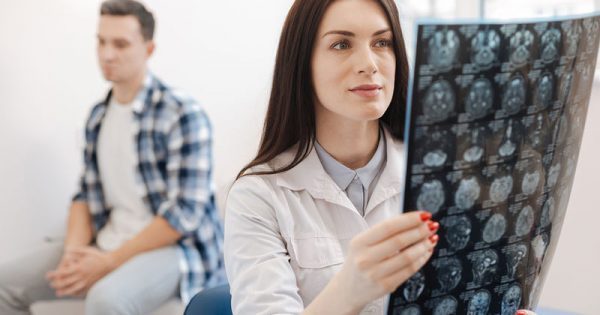 Featured Image for Έρευνα: Διπλάσιος ο κίνδυνος άνοιας μετά από μια διάσειση