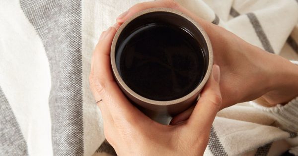 Προκαλεί ο καφές αφυδάτωση; Τι απαντούν οι ειδικοί