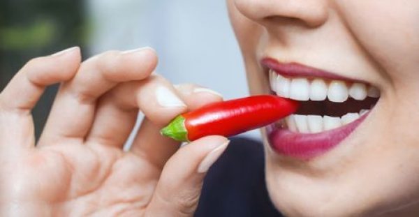 Συστατικό μακροζωίας οι καυτερές πιπεριές, σύμφωνα με νέα έρευνα