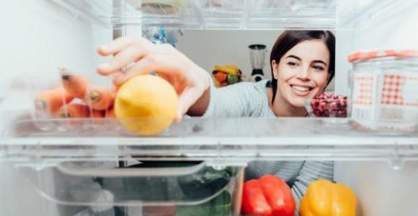 10 Πολύ Παράξενα Πράγματα που Πρέπει να Βάλετε Κατευθείαν στο Ψυγείο σας!