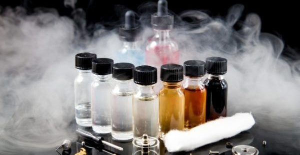 Τοξικές οι αρωματικές ουσίες στα ηλεκτρονικά τσιγάρα – Ποιες είναι οι πιο επικίνδυνες