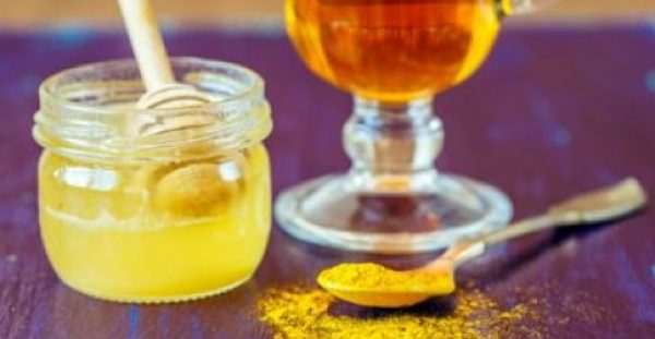 Κουρκούμη και μέλι: Γιατί το λένε «χρυσό μέλι» – Τι προσφέρει και πώς φτιάχνεται  (vid)